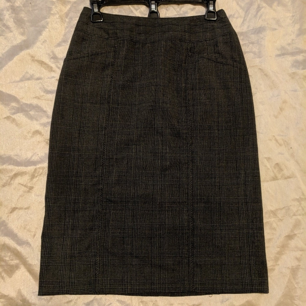 Gray pencil skirt